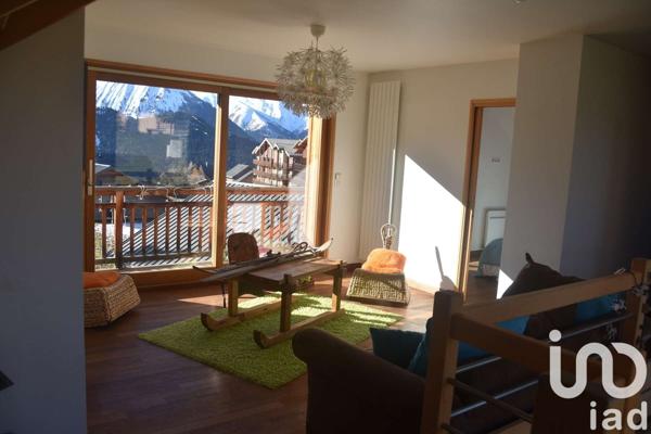 Châlet 10 pièces de 195 m² à Albiez-Montrond (73300)