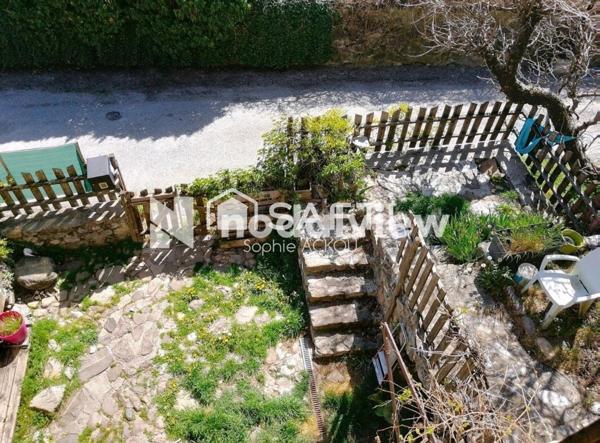 Grande maison de village au potentiel énorme!!