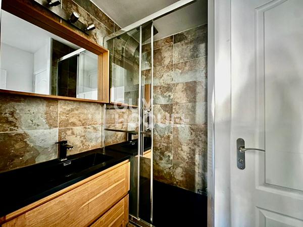 CLERMONT FERRAND- Secteur Vallières - T2 de 57 m2, parking et cave