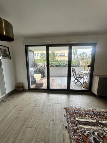 Marseille (13008) EXCLUSIVITÉ VENTE STUDIO 30 M2 CARREZ TERRASSE JARDIN AU CALME 13008 MARSEILLE