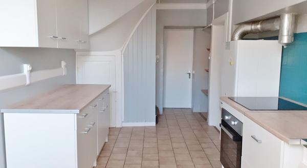 Maison LOUE 85 m² - 2 chambres - Jardin
