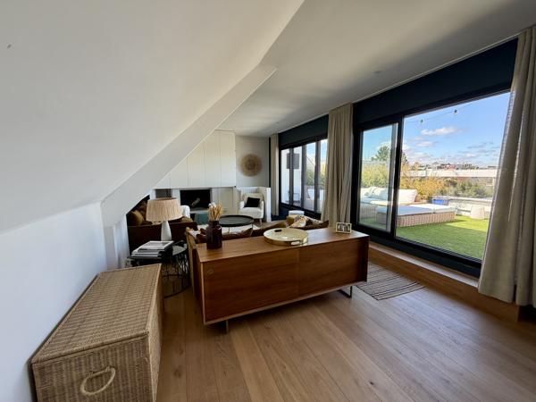 SAINT PASQUIER, « une maison sur le toit »