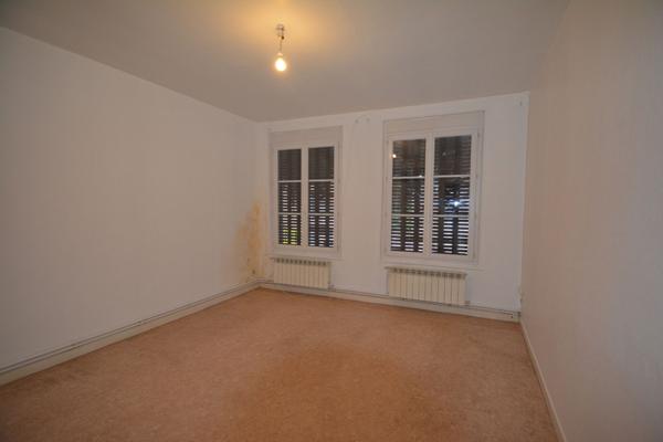 Immeuble de rapport La Fere 11 pièce(s) -