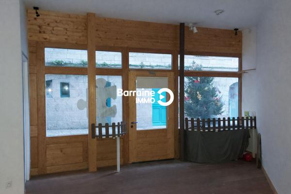 Location appartement entrepôt local commercial à Morlaix 30.52m²