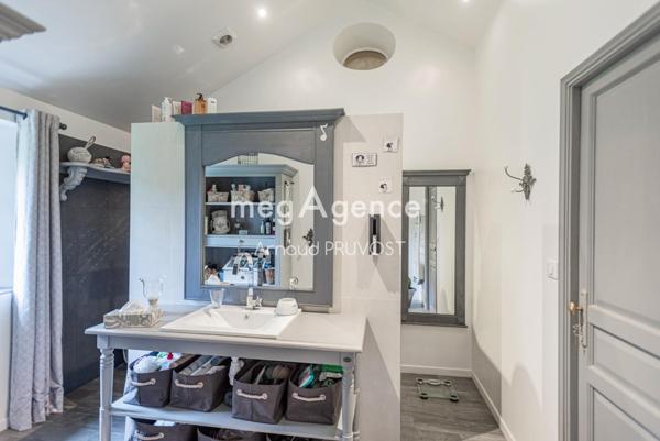 Maison à Mouleydier, 24520 - 6 pièces 171m²