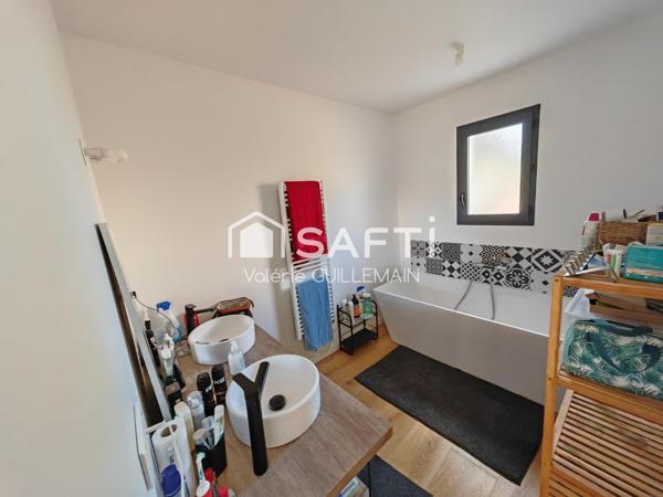 Maison plain pied de 120m² sur 986m² de terrain avec piscine