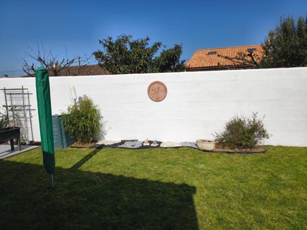 Echillais, Maison de plain-pied, 3 chambres état neuf.