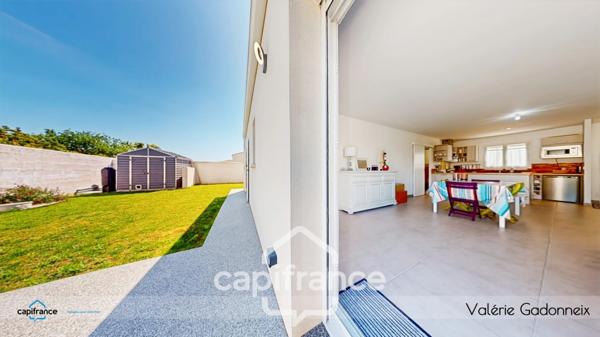 Echillais, Maison de plain-pied, 3 chambres état neuf.