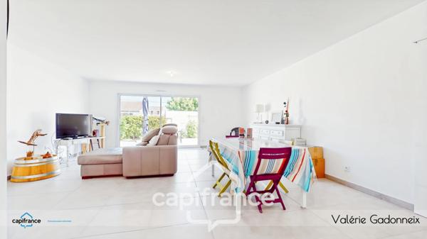 Echillais, Maison de plain-pied, 3 chambres état neuf.