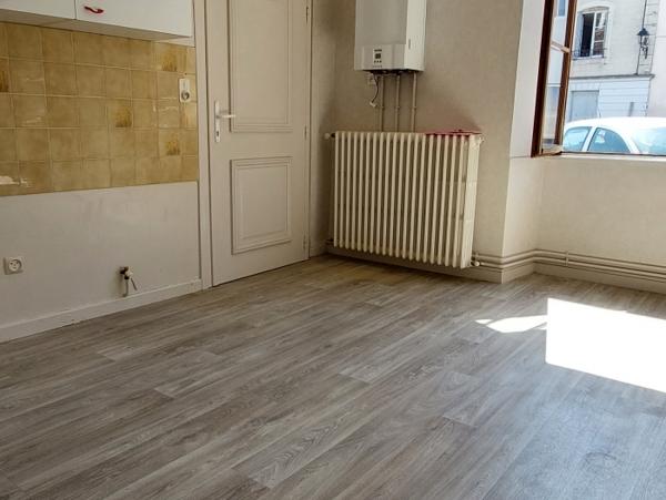 Location Appartement 2 pièces Neufchâteau (88300) - Centre ville