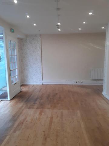 Local commercial à louer à Vitré en Ille-et-Vilaine (35500), ref : 28011   
centre-ville