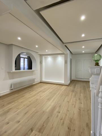 Lens (62300) A LOUER LENS HYPER CENTRE, APPART DE 160 M2 EN TRIPLEX -- 3 CHAMBRES