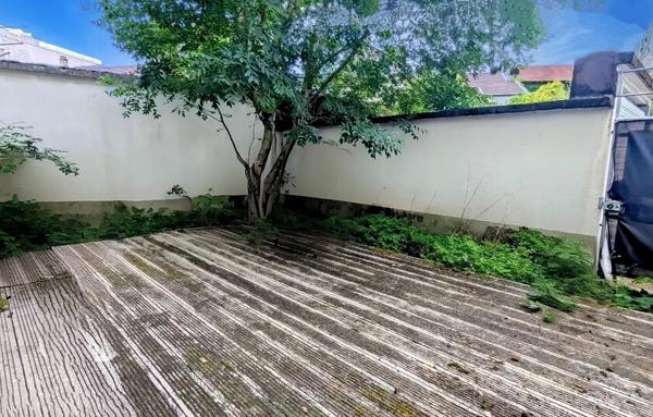 T2 en rez-de-jardin avec terrasse et grand jardin   Grenoble secteur calme