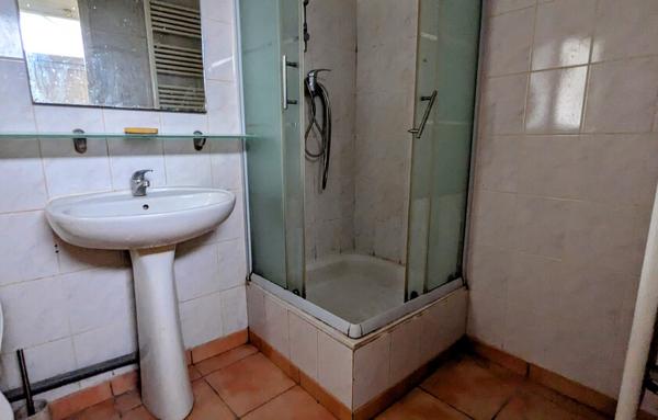 T2 en rez-de-jardin avec terrasse et grand jardin   Grenoble secteur calme