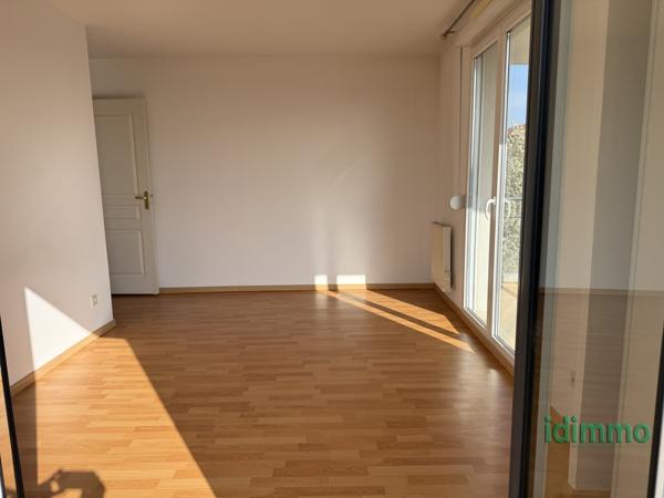 T3 de 70m2 avec 5 balcons donnant sur une vue exceptionnelle .  Grézieu-la-Varenne (69290)