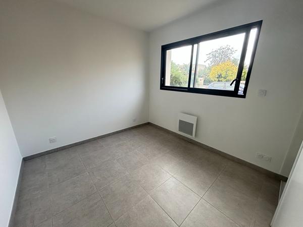 Maison neuve T4 avec piscine au calme, en plein centre de Narbonne
