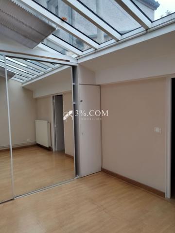 Immeuble avec 3 appartements + local commerciale de 75m2  Valence (26000)