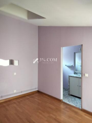 Immeuble avec 3 appartements + local commerciale de 75m2  Valence (26000)