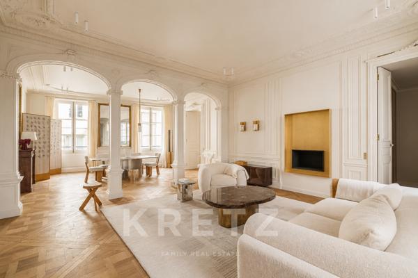 Élégant appartement traversant au coeur de Saint-Germain-des-Prés
