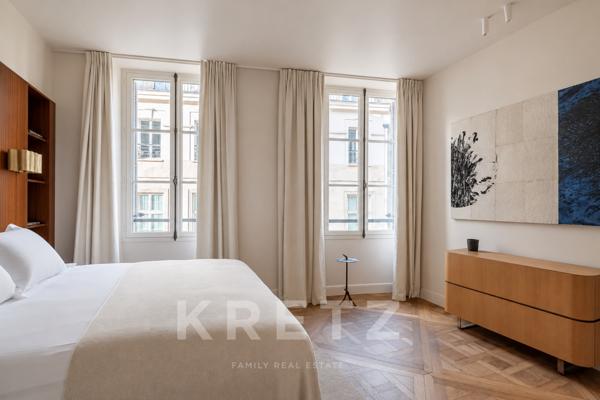 Élégant appartement traversant au coeur de Saint-Germain-des-Prés