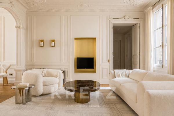 Élégant appartement traversant au coeur de Saint-Germain-des-Prés