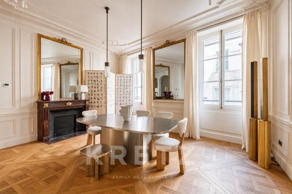 Élégant appartement traversant au coeur de Saint-Germain-des-Prés