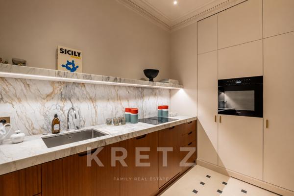 Élégant appartement traversant au coeur de Saint-Germain-des-Prés