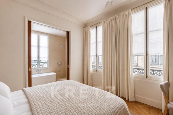 Élégant appartement traversant au coeur de Saint-Germain-des-Prés