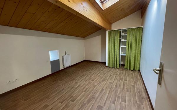 Appartement à louer    4 pièces • 96,28 m2 Soucieu-en-Jarrest
