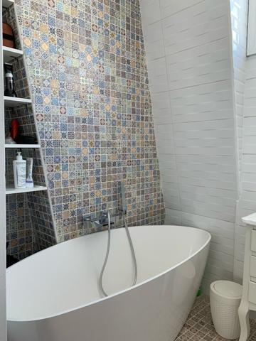Appartement
         4 pièces
        - 83 m² 610 000 € *