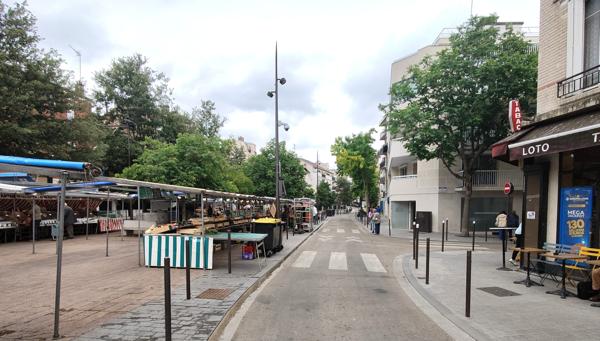 Appartement
         4 pièces
        - 83 m² 610 000 € *