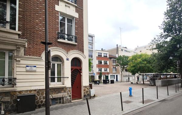 Appartement
         4 pièces
        - 83 m² 610 000 € *