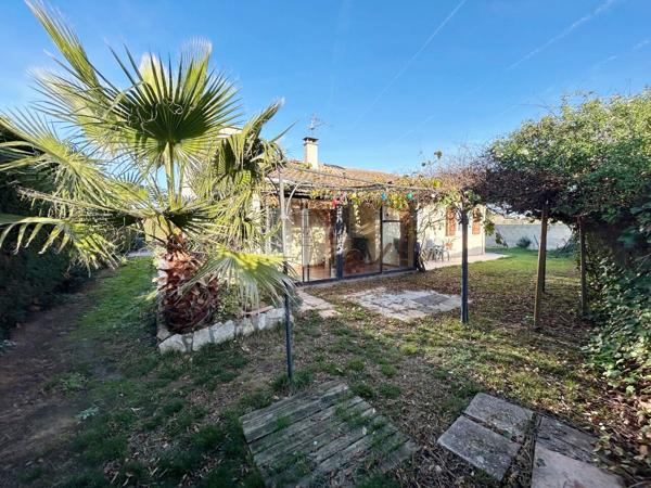 Maison 5 pièces avec garage sur 617m² de terrain hors couloir aérien