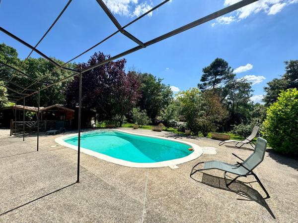 Maison de 225m² sur terrain de 2106m² avec piscine