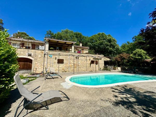 Maison de 225m² sur terrain de 2106m² avec piscine
