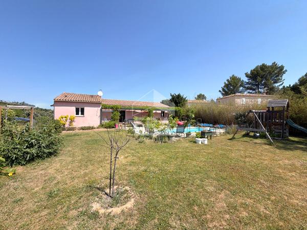A VENDRE 13610 LE PUY STE REPARADE MAISON TYPE 6 PIECES D'ENVIRON 151M² AVEC DOUBLE GARAGE, PISCINE ET JARDIN
