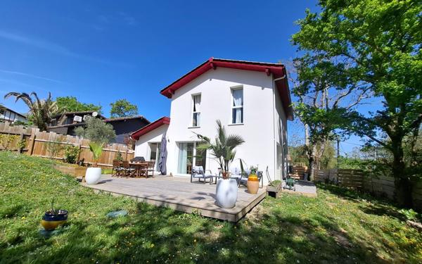 Maison à vendre    5 pièces •  Urcuit