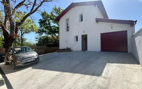 Maison à vendre    5 pièces •  Urcuit