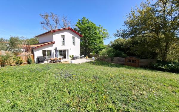 Maison à vendre    5 pièces •  Urcuit