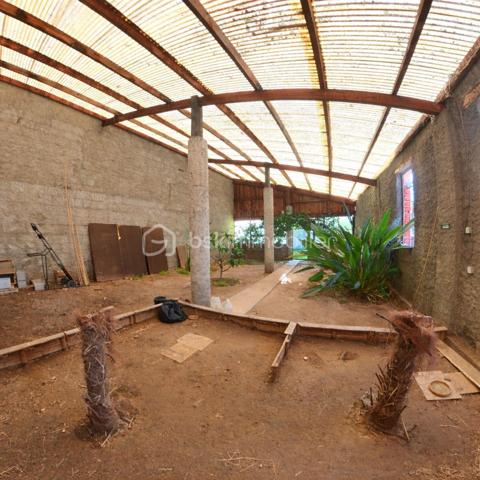 Terrain de 1 098 m²