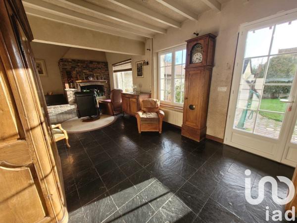 Maison traditionnelle 7 pièces de 140 m² à Fontenay-sur-Eure (28630)