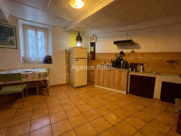 Maison - Proximite oloron-sainte-marie - Réf.:205383 SPECIAL INVESTISSEURS - CHARMANTE PETITE MAISON DE VILLAGE AVEC JARDINET ET DEPENDANCE - LOUEE 350 €