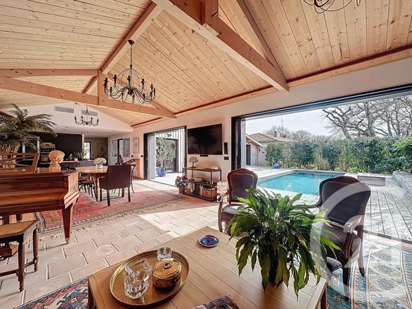 Maison à vendre  5 pièces - 177,57 m 2   GUJAN MESTRAS  - 33