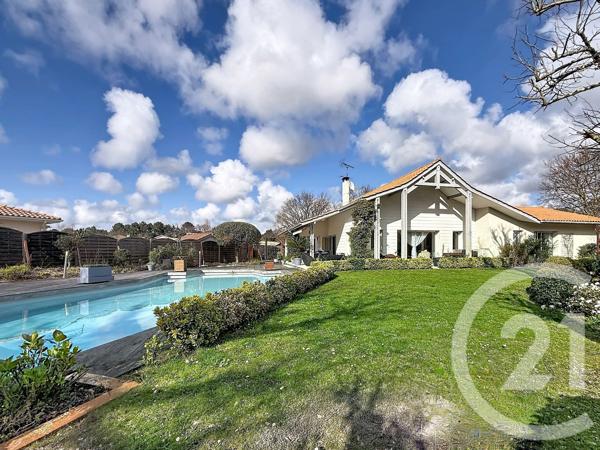 Maison à vendre  5 pièces - 177,57 m 2   GUJAN MESTRAS  - 33