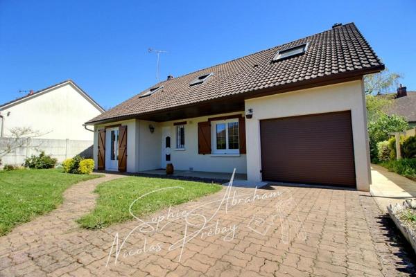 Maison de 7 pièces, 5 chambres, garage et jardin. Proche des écoles et des commerces !