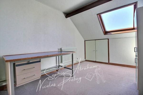 Maison de 7 pièces, 5 chambres, garage et jardin. Proche des écoles et des commerces !
