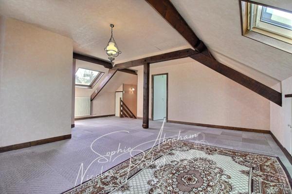 Maison de 7 pièces, 5 chambres, garage et jardin. Proche des écoles et des commerces !