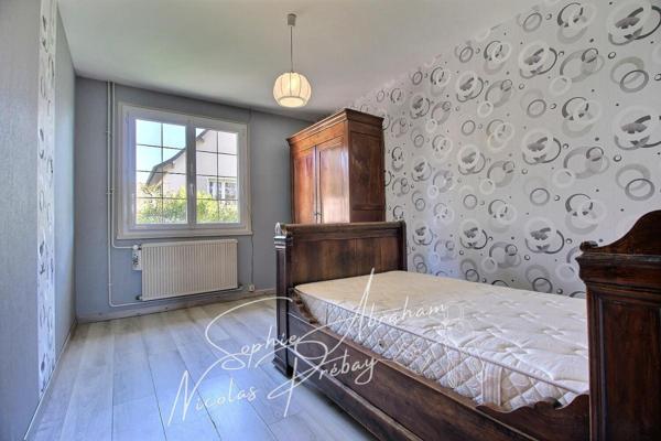 Maison de 7 pièces, 5 chambres, garage et jardin. Proche des écoles et des commerces !