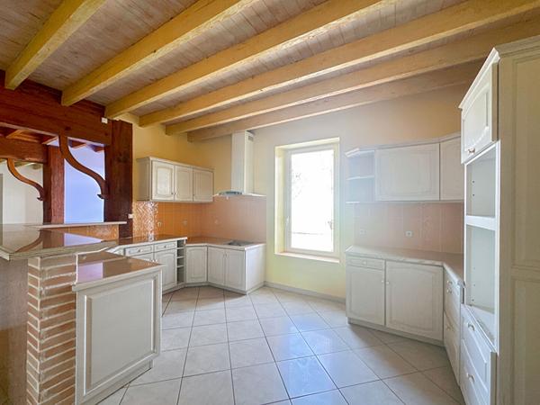 Location maison Castelmayran - 6 pièce(s) - 299 m² - 1 200 €/mois