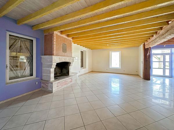 Location maison Castelmayran - 6 pièce(s) - 299 m² - 1 200 €/mois